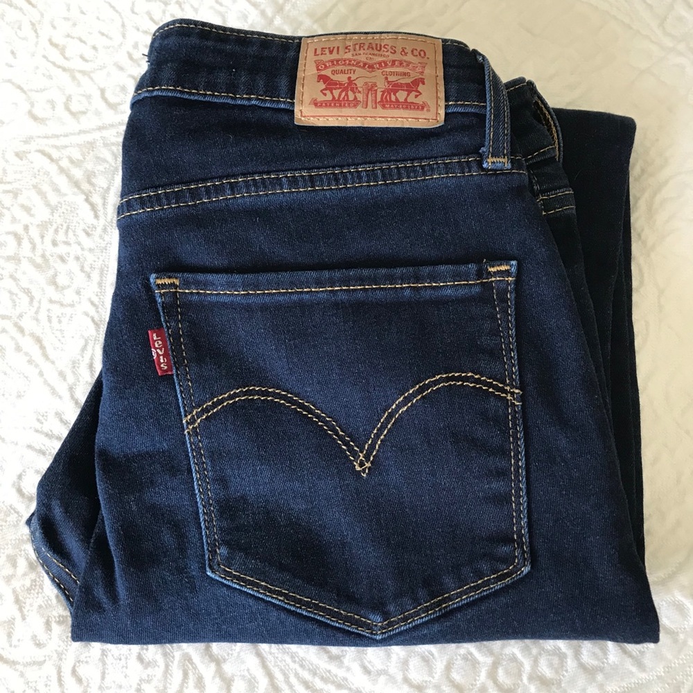 Levi’s 721 High Rise Skinny Dark Wash Jeans